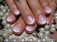 saját köröm erősítése csipke mintával