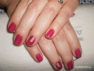 Ildi géllak manikűr