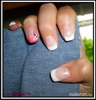 saját köröm bal kézzel