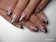 Niki mindent bele körme