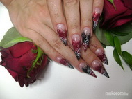 Petrus bevállalta a stilettót