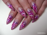 Kérésre tipes csillis köröm