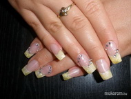 Citromsárga kocka köröm