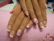 Best Nails - porcelán rózsával díszítve