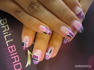 Best Nails - Bea kockásan