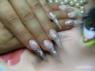 akrillal és kavicsokkal