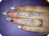 Stiletto virágokkal 