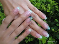 Best Nails - zselés köröm beépített díszítés
