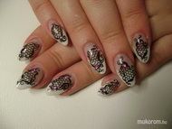 Nikim hálós körmei