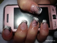 Sziszi legelső körme még 2010ből