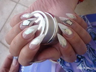 cd fóliával díszítve