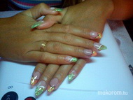körömágyhosszabítással