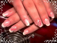 Ovónéninek sok sok swarovskival