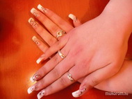 Hosszú francia akril díszítéssel