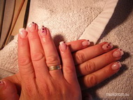 Egyszerű köves csillámos köröm