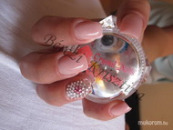 Egyszinű swarovski kövekkel