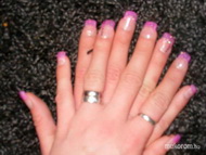 Épített zselés köröm színes véggel