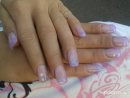 Épített zselés köröm színes véggel