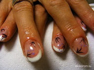 Best Nails - zselés lakkozás diszitéssel