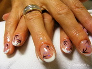 Best Nails - zselés lakkozás diszitéssel