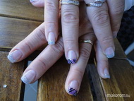 Ezüst és lila csillámos