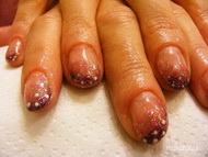 Best Nails - zselés lakkozás diszitéssel