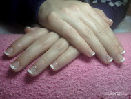 Lenövésmentes francia manikür