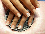 Best Nails - körömlakk virágokkal díszítve