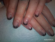 akril díszítésssel