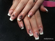 Roxi szalagavatójára pókhálós