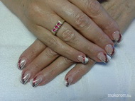 Évi sötétpiros alkalmi ruhájához