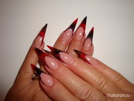 fekete és piros átmenetbe