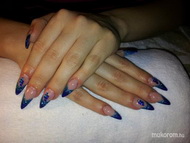 Blue nails2
