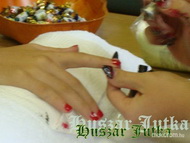 Egyenköröm a maffiózó lányoknak