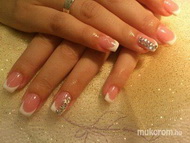 Best Nails - Strasszos zselés 
