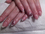 Best Nails - Hegyes zselés köröm