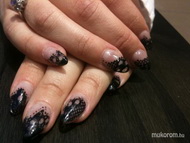 Bugyiból vágtuk ki a csipkét