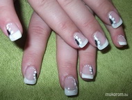 Mariannak black and white