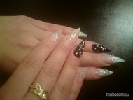 Best Nails - csillogós és fekete