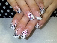 Best Nails - Laura