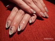 Francia fekete ezüst díszítéssel 