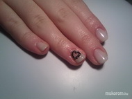 Gel lac szívecskével