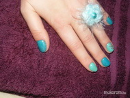 Zöld gél lakkozás