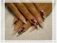 francia akril virágokkal