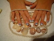 Best Nails - Fehér-kék zselés épített 