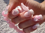 Best Nails - Zselé porcelánnal diszitve