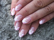 zselés akril díszített műköröm