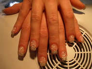 Zselés műköröm díszítés