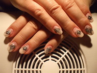 Zselés műköröm díszítés