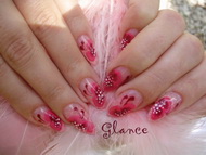 Kriszta saját körme erősítve